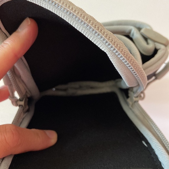 Arm band phone case - Picture 3 of 5